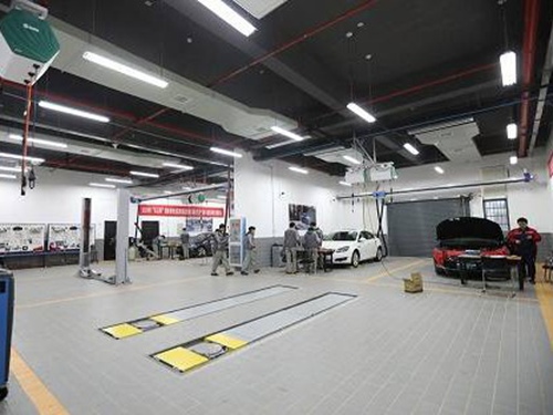 汽車運用與維修實訓室